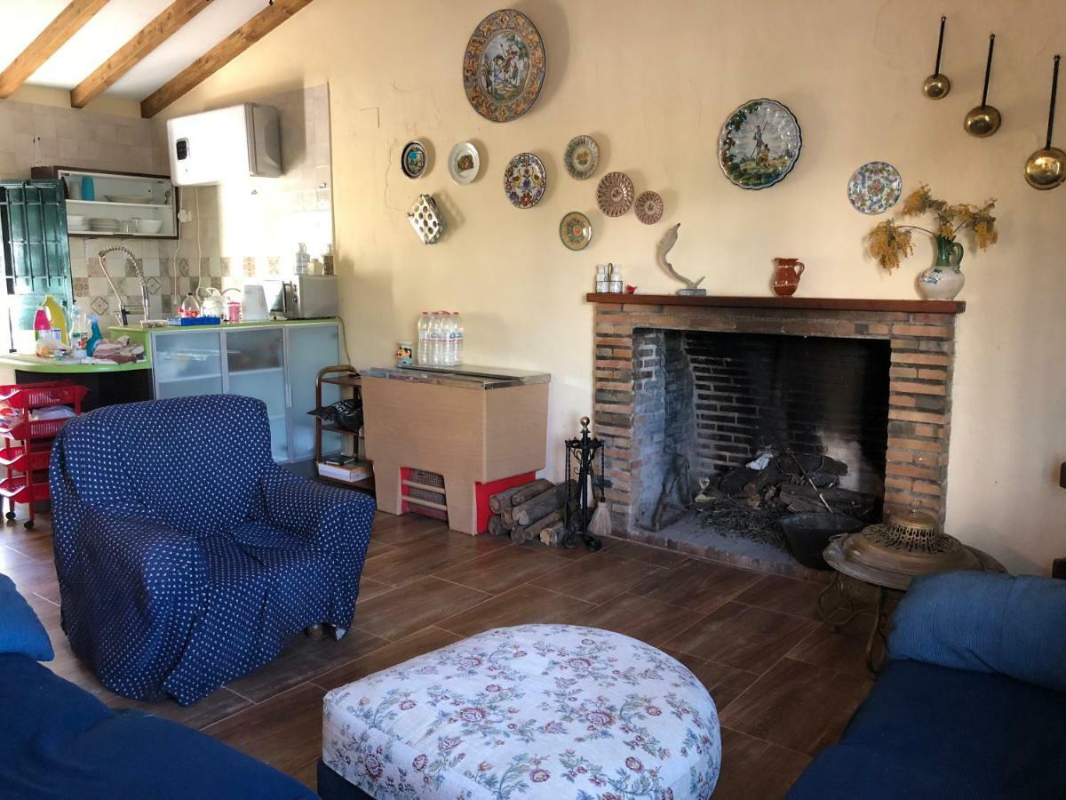 Casa Rural En Константина Екстериор снимка