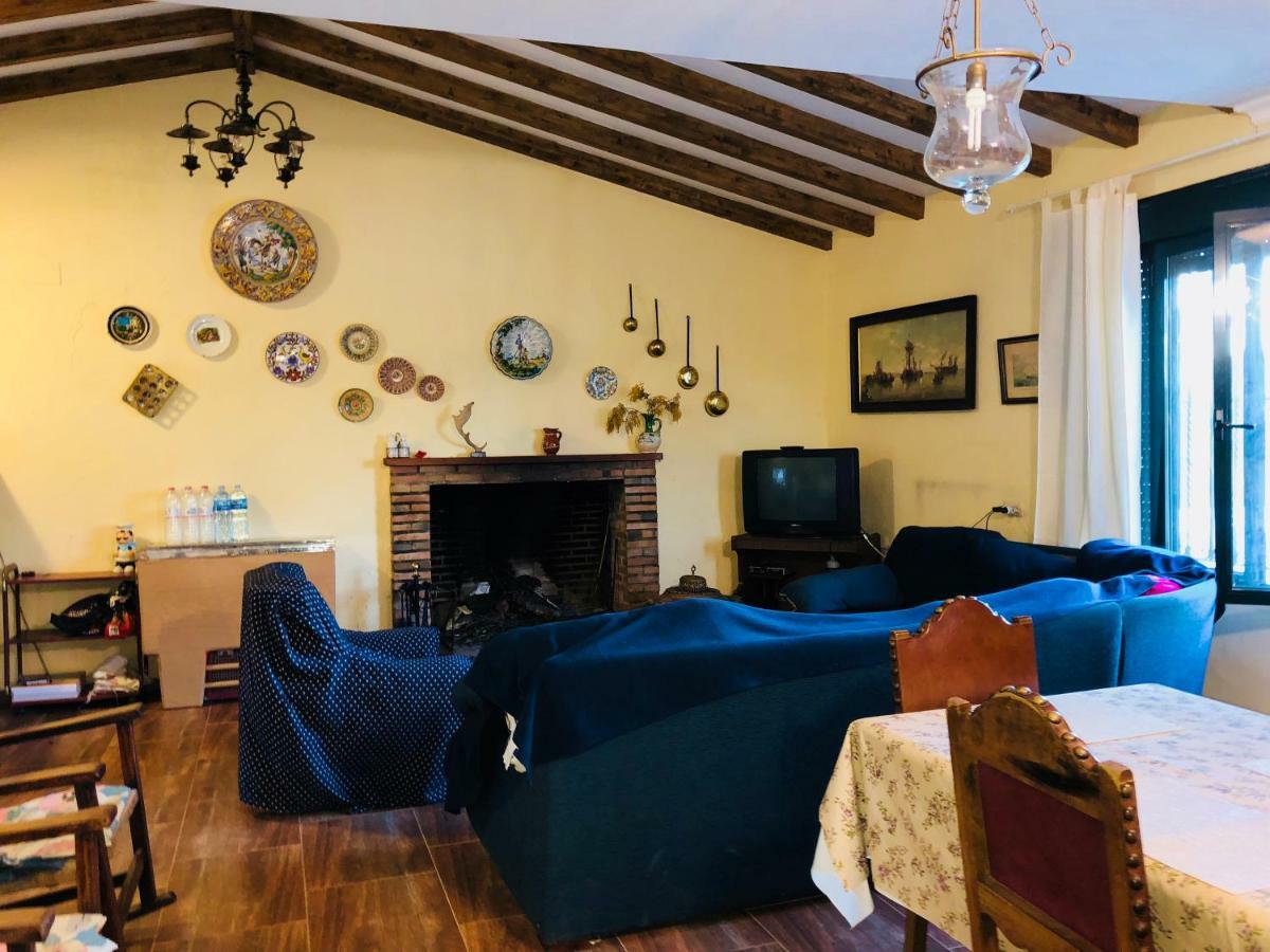 Casa Rural En Константина Екстериор снимка